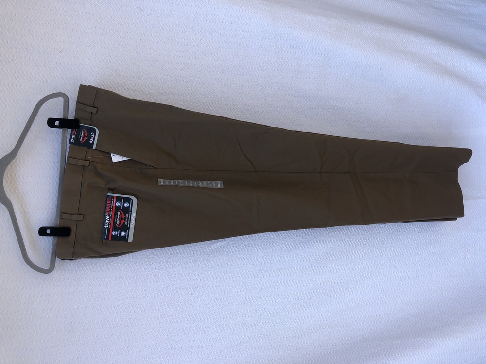 Round tree & Yorke Men's Tan Pants